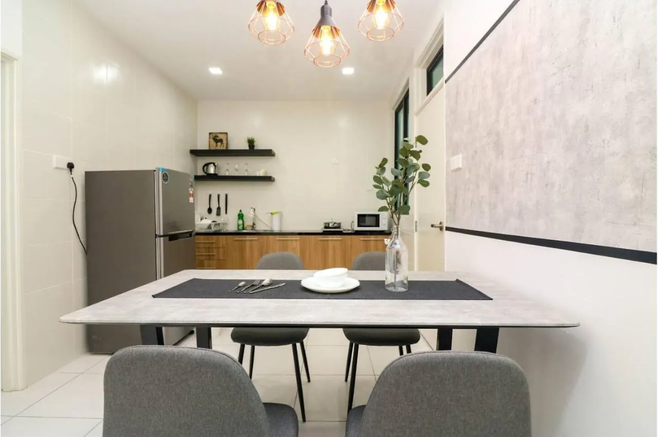 Setia Tropika @ Jb City Homestay Johor Bahru Apartment